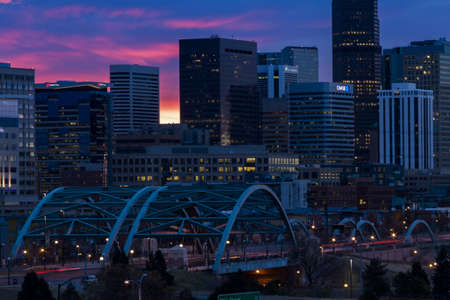 Beautiful sunrise with blue and pink sky over the mile high city of Denver, Colorado.のeditorial素材