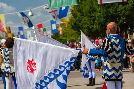 Lakewood, Colorado, USA-September 6, 2014. Flad trowing performance at anual Italian Festival on streets of Belmar, Colorado.のeditorial素材