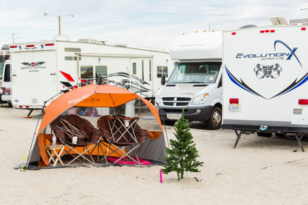 Coronado, California, USA-December 28, 2014. Winter RV camping on cost of California.のeditorial素材