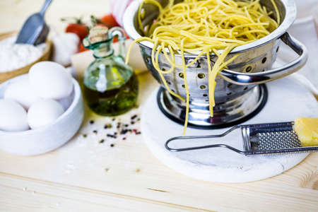 Cooking organic spaghetty for dinner.の写真素材