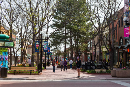 Denver, Colorado, USA-April 10, 2015. Pearl Street Mall during tulip bloom in early Spring.のeditorial素材