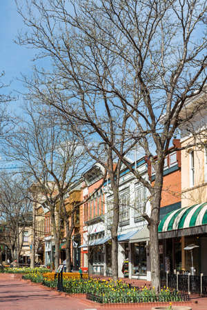Denver, Colorado, USA-April 10, 2015. Pearl Street Mall during tulip bloom in early Spring.のeditorial素材