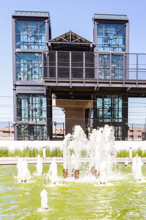 Arapahoe at Village Center light rail station in Greenwood Village, Colorado.のeditorial素材