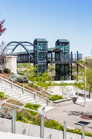 Arapahoe at Village Center light rail station in Greenwood Village, Colorado.のeditorial素材