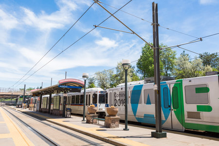 Denver, Colorado, USA-June 6, 2016. Downtown Littleton light rail station in the Summer.のeditorial素材