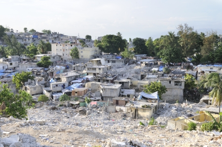 PORT-AU-PRINCE - AUGUST 28: Devastation is visible all around,on August 28, 2010 in Port-Au-Prince, Haiti のeditorial素材