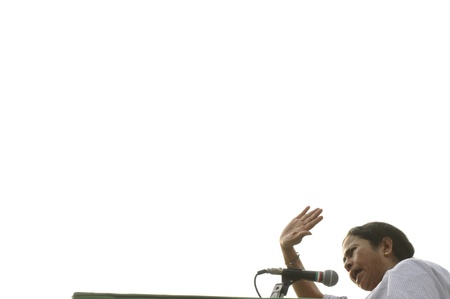 KOLKATA - FEBRUARY 20: Indian Railways minister and supremo of All India Trinamool Congress Ms.Mamata Banerjee addressing her follwers during a political rally in Kolkata, India on February 20, 2011.のeditorial素材