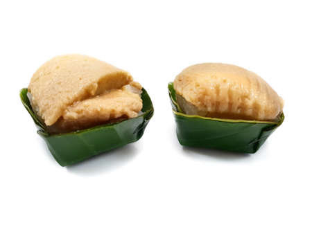 Thai dessert style, Top view of sweet sticky rice with Thai custard or Khao Neow Sang Kaya isolated on white background. (kaya, seri kaya, matamis sa bao, matamis na bao, kalamay-hati)の写真素材