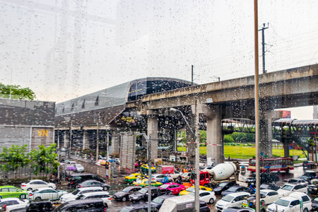 Rush hour with heavy traffic in the metropolis of Bangkok in Thailand.のeditorial素材