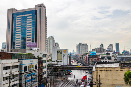 Cityscape rain and heavy traffic in Ratchthewi Bangkok in Thailand.のeditorial素材