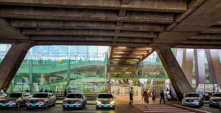 Bangkok Thailand May 21, 2018 Parking cars at the exit Bangkok Suvarnabhumi Airport Bang Phli Thailand.のeditorial素材