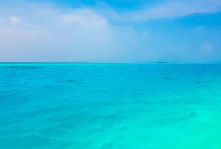 Color gradient at the sandbank islands Madivaru and Finolhu in Rasdhoo Atoll Maldives.の写真素材