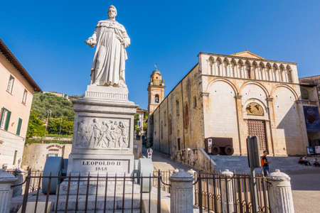Pietrasanta, IT - Jan 2020: View of the main square and Cathedral, the church of San Martino, in Versilia, province of Lucca, Tuscany, Italy. Famous also for craft workshops and numerous art galleriesのeditorial素材