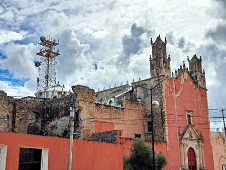 Motul, Yuacatan, Mexico - Nov 22 2022: Downtown of the mexican town Motul, full of history, hidden natural treasures and delicious gastronomy, very close to the city of Meridaのeditorial素材