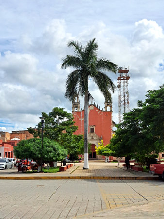 Motul, Yuacatan, Mexico - Nov 22 2022: Downtown of the mexican town Motul, full of history, hidden natural treasures and delicious gastronomy, very close to the city of Meridaのeditorial素材