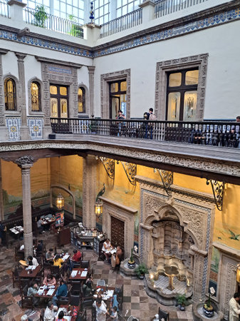 Mexico City, Mexico - Aug 23 2023: The Casa de los Azulejos or palace of the counts of the Orizaba Valley, is a Sanborns inside a palace located in the historic center of CDMXのeditorial素材