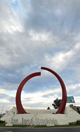 San Jose Iturbide, Guanajuato, Mexico - Nov 30, 2025: Entrance to the city of San Jose Iturbide in the Mexican state of Guanajuato, a magical town with culture and adventureのeditorial素材