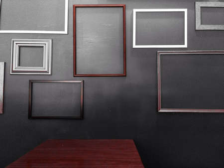 Frames and shadowsの素材