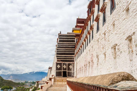 Majestic Potala Palace during spring in Lhasa, Nepal, Tibet, Chinaのeditorial素材