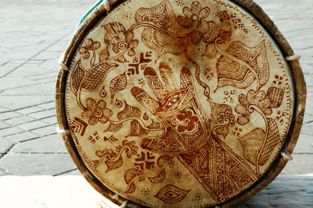Drum arabic surface