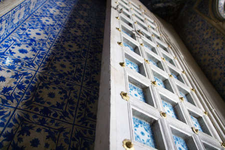 details of door in the Ambavilas palace, in the city of Mysore in Indiaのeditorial素材