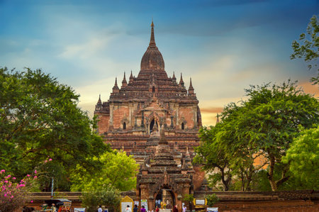 Large ReHsipaw, Myanmar - May 1, 2016 Large Red Temple With Pagodas and Stupas in Bagand Temple With Pagodas and Stupas in Baganの写真素材