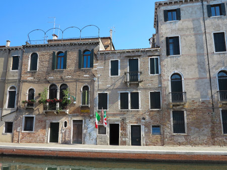 20.06.2017, Venice, Italy: View of historic buildings and canals.のeditorial素材