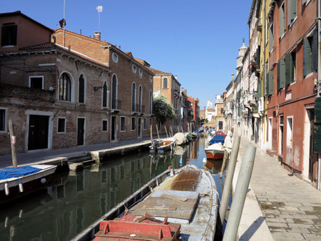 20.06.2017, Venice, Italy: View of historic buildings and canals.のeditorial素材