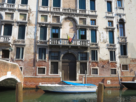 20.06.2017, Venice, Italy: View of historic buildings and canals.のeditorial素材