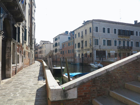 20.06.2017, Venice, Italy: View of historic buildings and canals.のeditorial素材