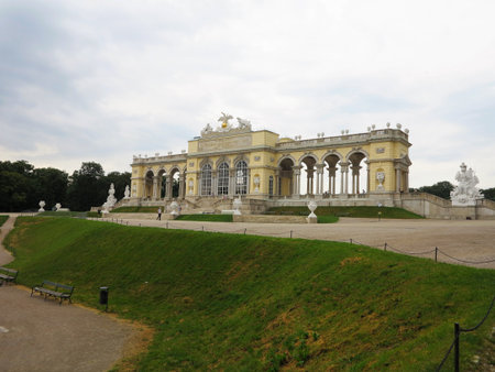 24.05.2018, Wien, Austria: Shonbrunn Palace and the garden park architecture detailのeditorial素材