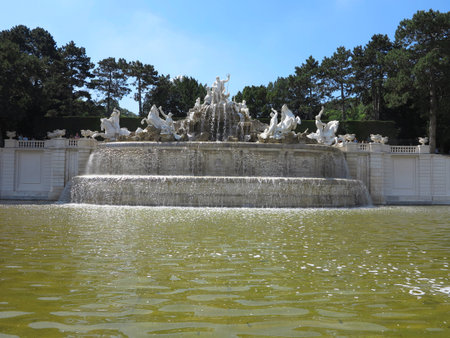 26.05.2018, Wien, Austria: Shonbrunn Palace, view of the Neptune Fountainのeditorial素材