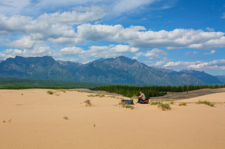 Tourist on Chara sands in Kodar Ridge のeditorial素材