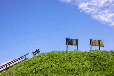 signs ands a bech versus a blue skye