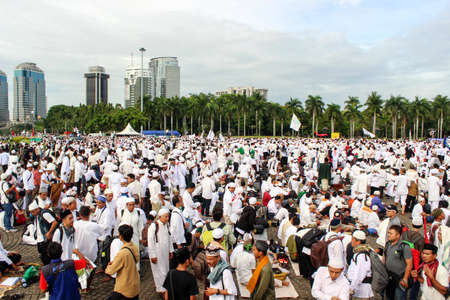 Aksi Damai 212. Tragedy of Indonesian Muslim demonstrations or peaceful demonstrations centered on the national monument.のeditorial素材