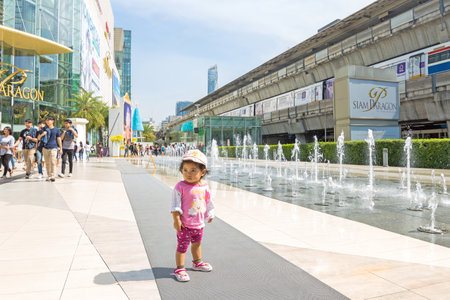 Bangkok, THAILAND - November 25, 2018: Shoppers visit Siam Paragon mall in Siam Square mall, Siam Paragon is one of the largest malls in Bangkok,Thailand.のeditorial素材