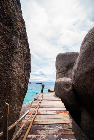 wooden bridge with rock at Koh Nang Yuan, Thailand の写真素材
