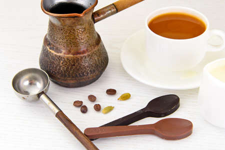 Hot Cup of Coffee and Cinnamon. Studio Photoの写真素材