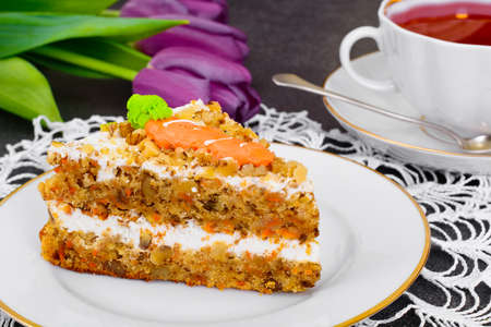 Baking Carrot Cake with Walnuts Studio Photoの写真素材