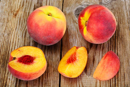Peach Isolated on White Background Studio Photoの写真素材