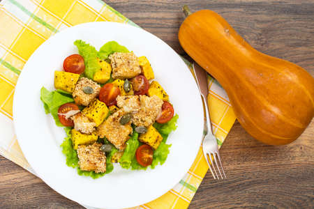 Warm grilled sulguni with vegetablesの写真素材