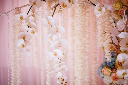 Fresh flowers in a wedding decoration. Backgroundの写真素材