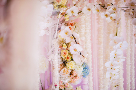 Fresh flowers in a wedding decoration. Backgroundの写真素材