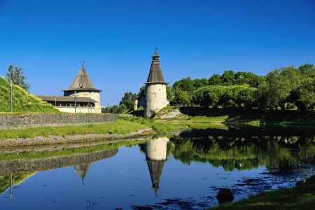 Walk along walls of the Pskov Kremlin in summer sunny dayのeditorial素材
