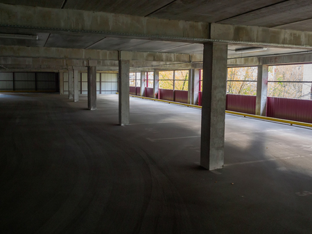 The empty automobile parking overlooking the city. Concrete walls.のeditorial素材