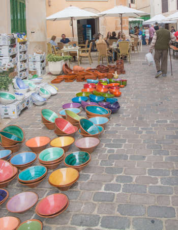 Colorful ceramics on the Santanyi market, Majorca, Balearic islands, Spain.のeditorial素材