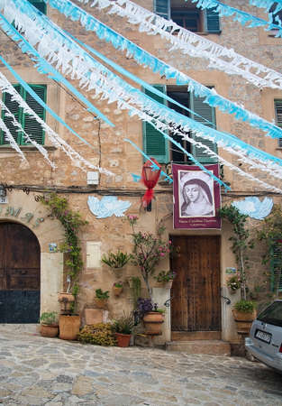 VALLDEMOSSA, BALEARIC ISLANDS, SPAIN - JULY 26, 2017: Festival street details in Valldemossa town on a sunny day on July 26, 2017 in Palma de Mallorca, Balearic islands, Spain.のeditorial素材