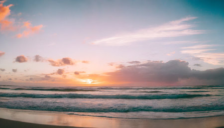 great sunset over the oceanの素材