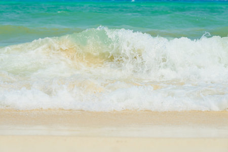 Waves of the caribbean sea with horizon on the backgroundの写真素材