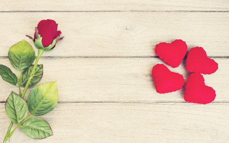 love,Heart and rose on woodの写真素材